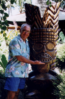 dad-tiki.jpg (45353 bytes)